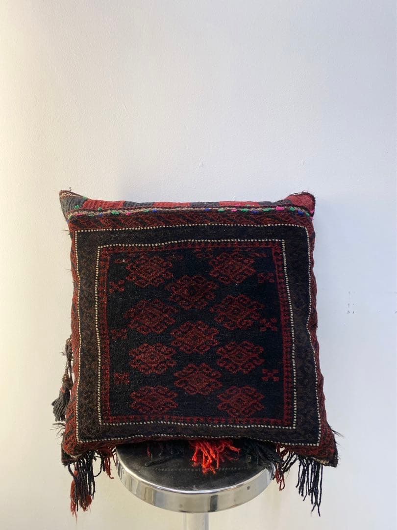 ②オールド絨毯 手織り クッション ヴィンテージ バルーチ族 トライバルラグ