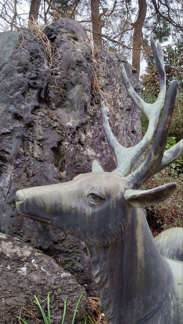 青銅の鹿　つがい　(雌)