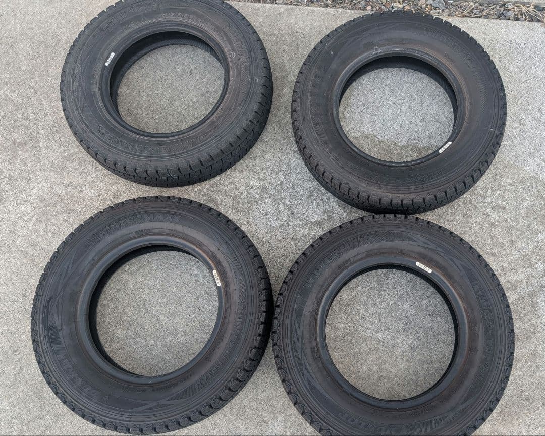 バリ溝！DUNLOP スタッドレスタイヤ 145/80R12 4本セット