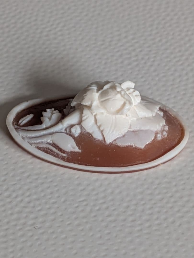 薔薇　バラ　花彫刻オーバル型カメオ