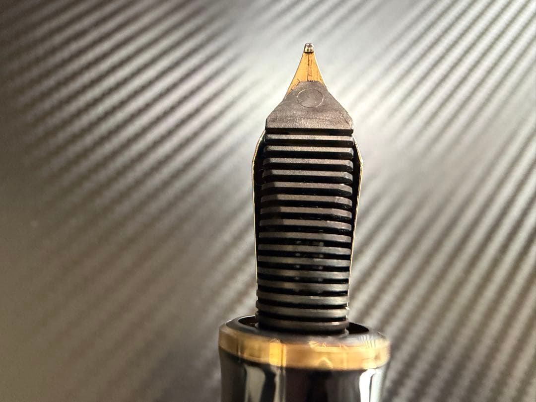 未使用に近い ペリカン スーベレーン M800 赤縞 M 中字 万年筆