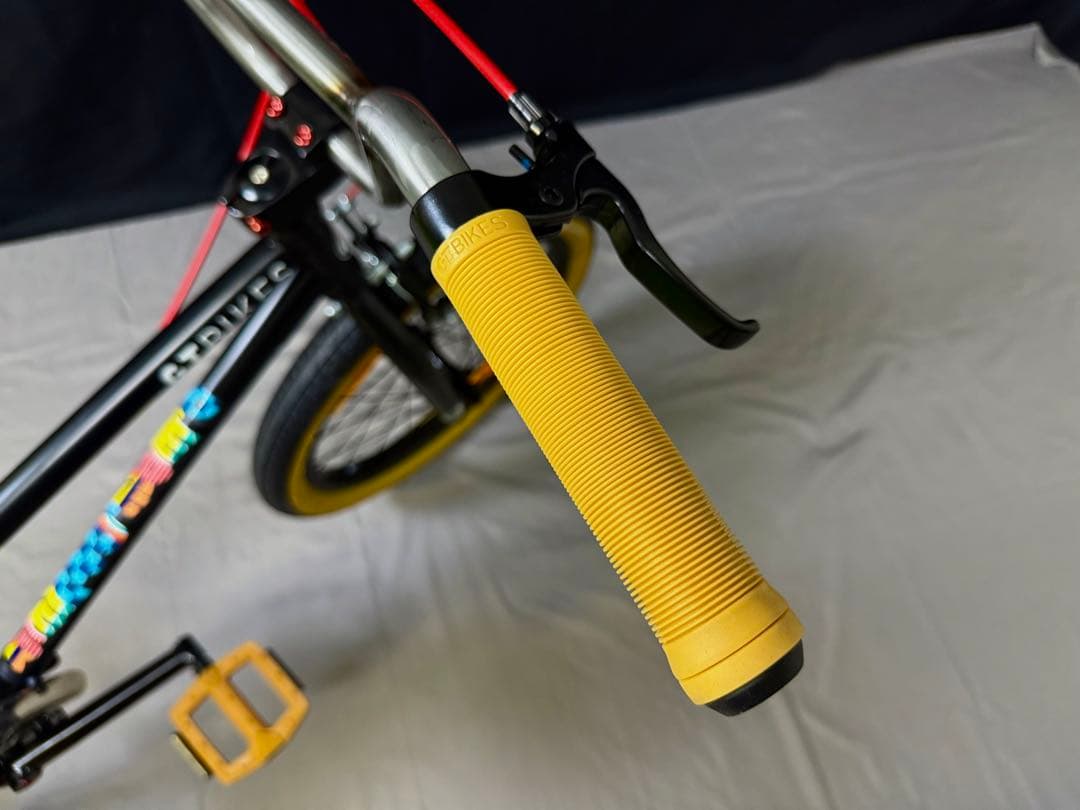 台湾製 GT BMX 自転車 20インチ イエローパーツ カスタムモデル