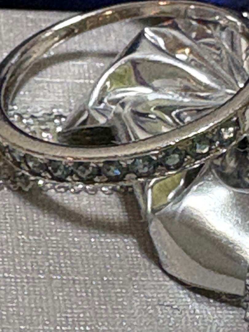 プラチナ グリーンストーンハーフエタニティリング