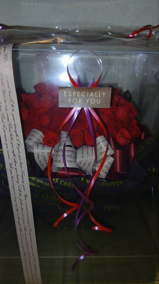 赤い薔薇ブリザーブド108本