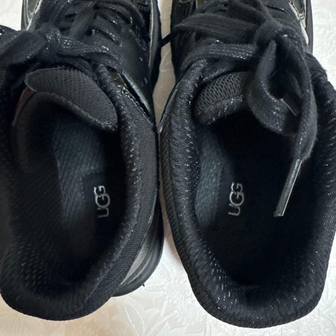 《限定値下げ》UGG ブラック スニーカー