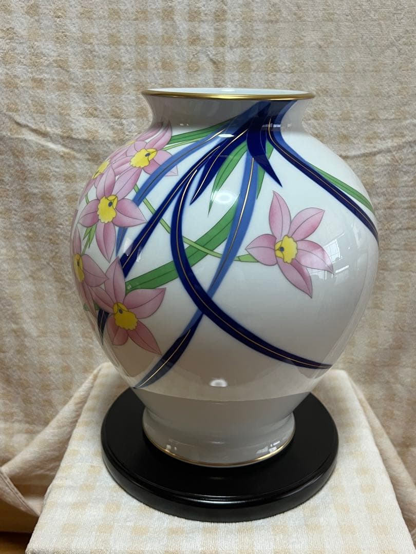 香蘭社　洋蘭　花瓶（専用木製花台付き）