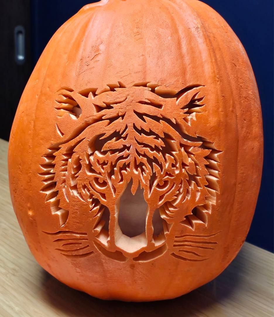 手彫りジャコランタン　トラ