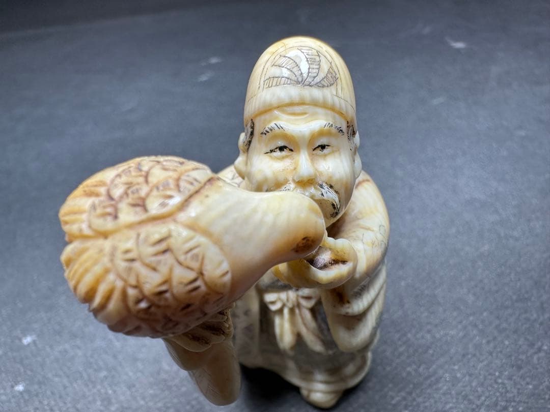 極上　根付　置物　根付　印籠　天然素材　アンティーク　骨董　飾り物　古美術品