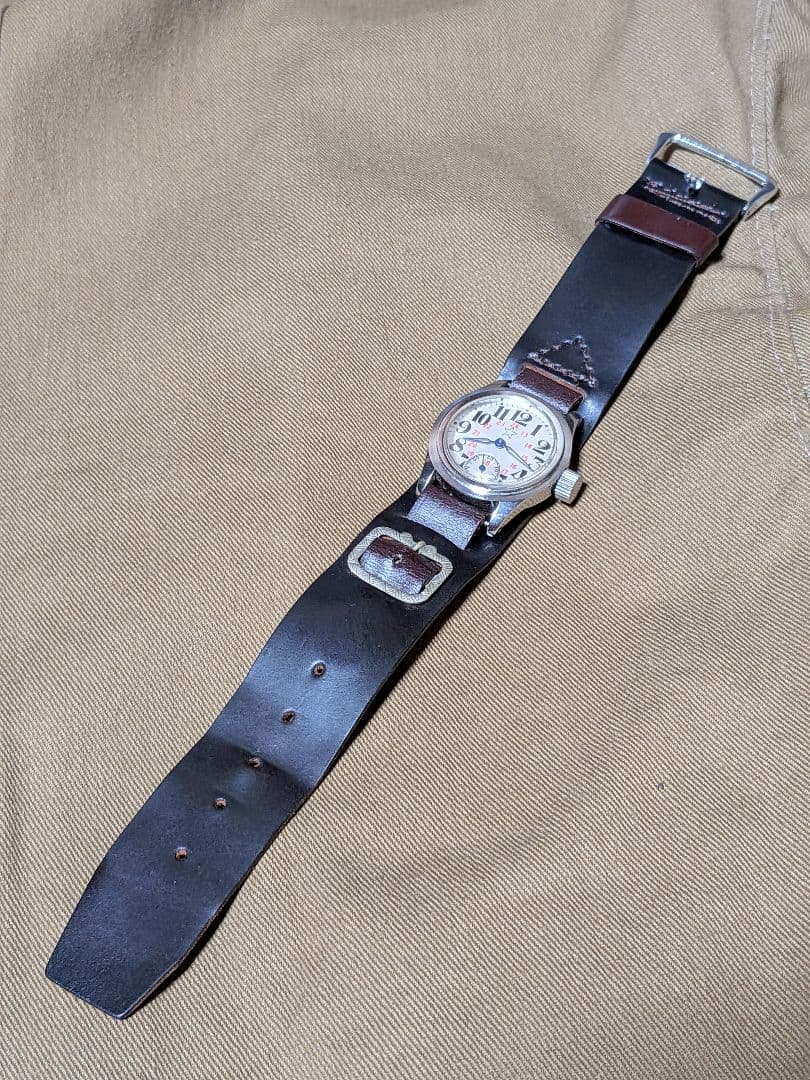 日本軍　陸軍　将校　腕時計　防塵　防湿　二重ガラス　レプリカ　電池式　　可動