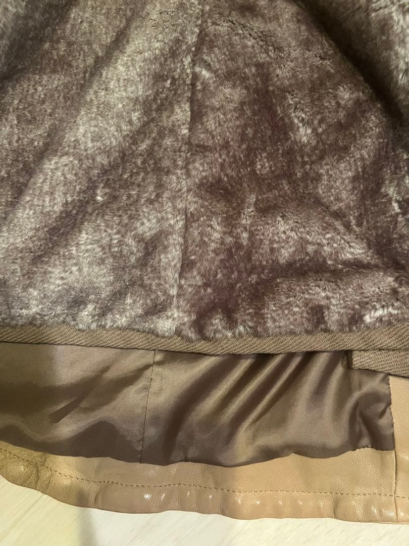 AVIREX ベージュ　シープレザー　トレンチコート