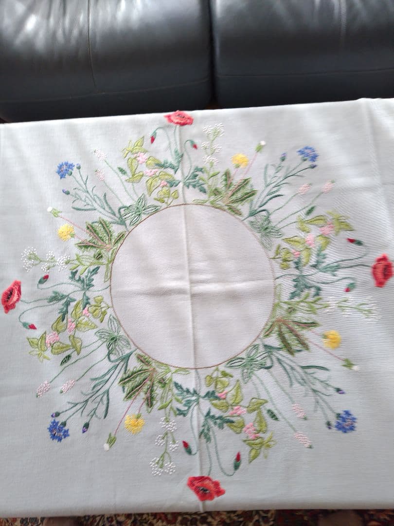 灰青色地花柄刺繍テーブルクロスハンドメイドビンテージ