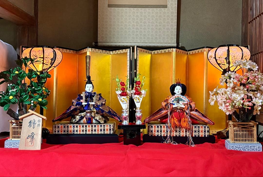 親王飾り、雛人形、写真の飾り物一式。40年前購入の品。美品