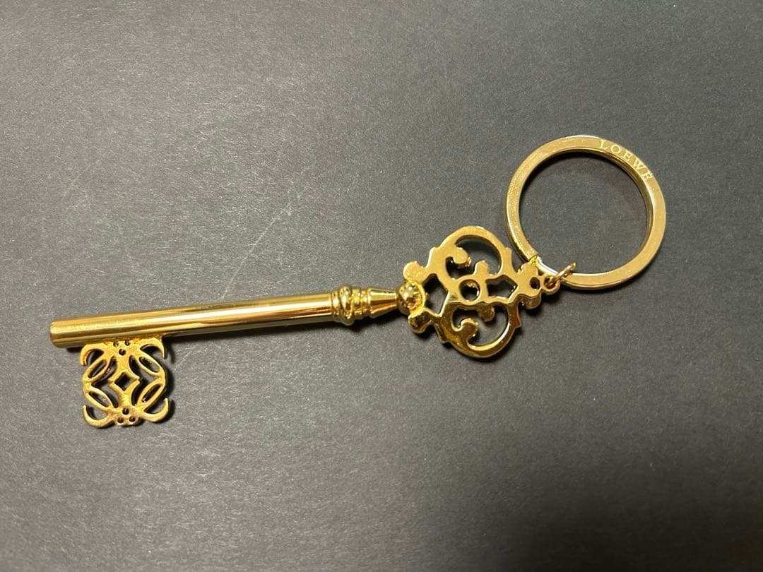 LOEWE ロエベ 鍵型キーリング チャーム