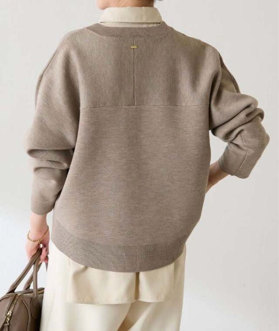 COLLAGE GALLARDAGARANTEスウェットライクラウンドヘムニット