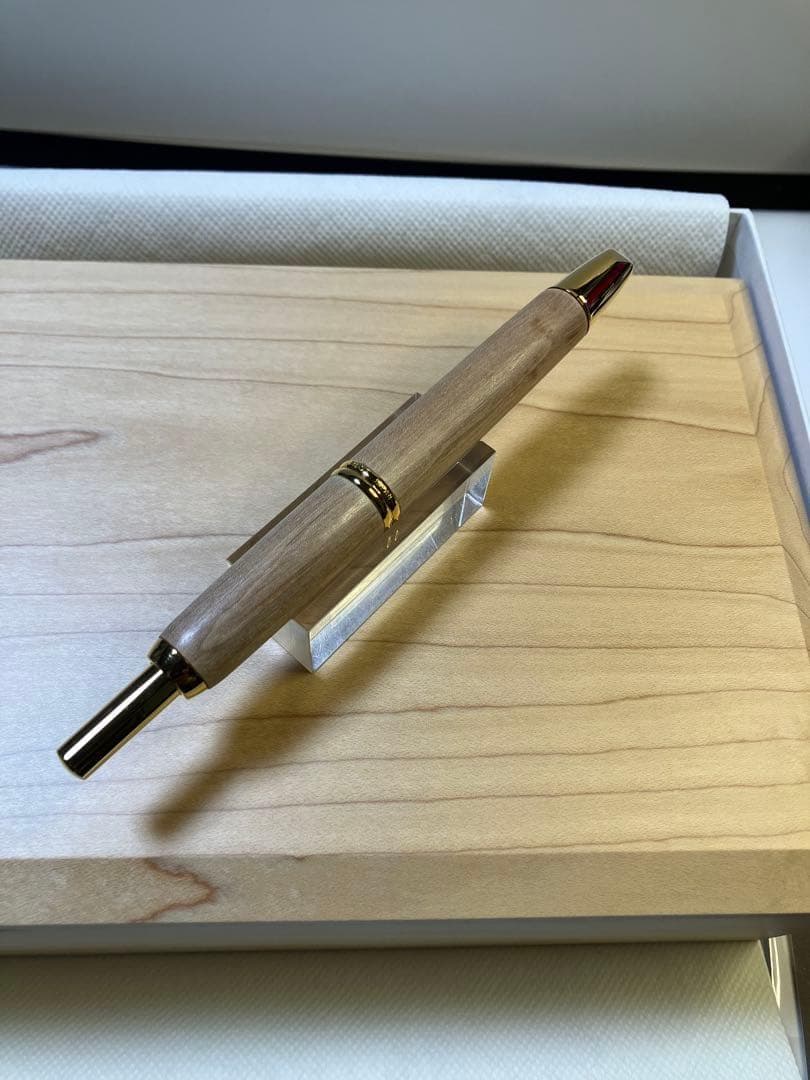 PILOT パイロット 万年筆 キャップレス カエデ 中字　キャップレス50周年