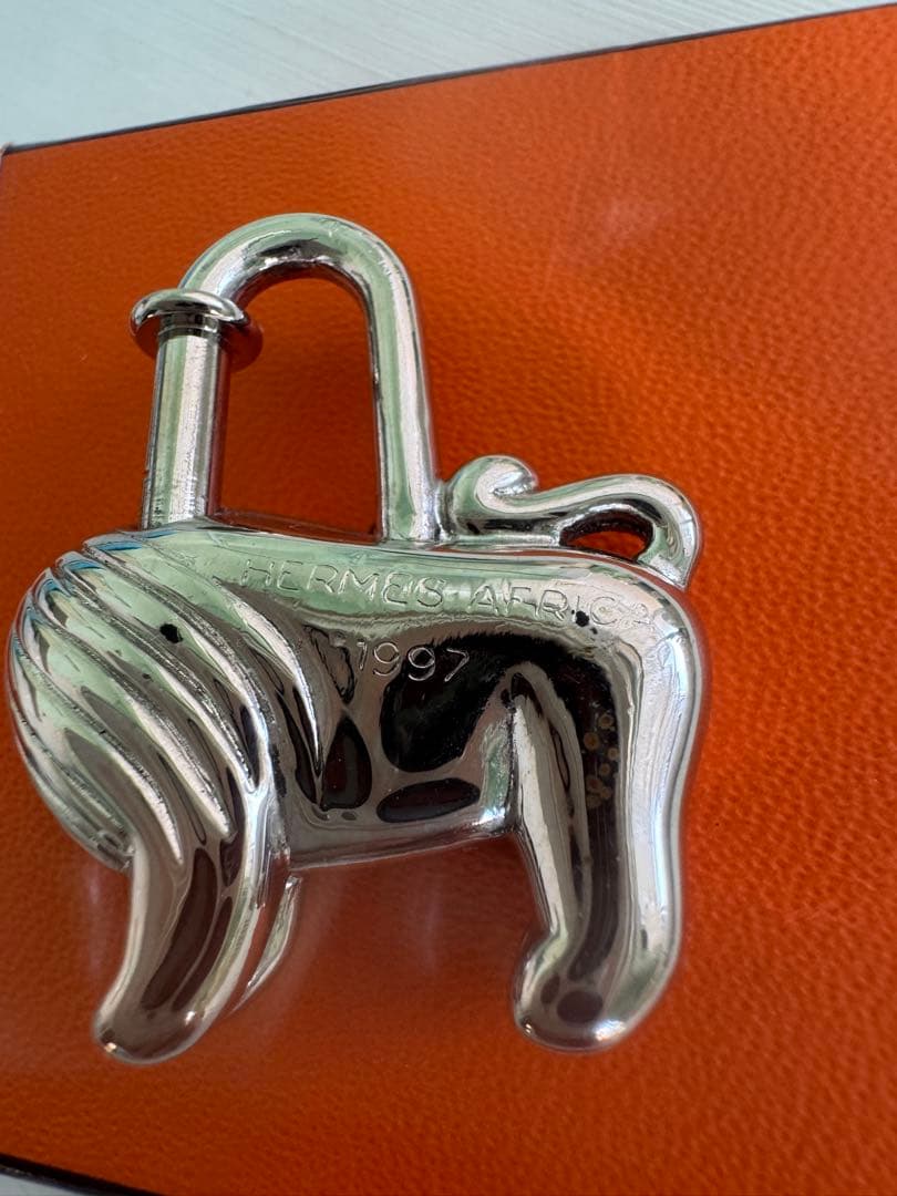 HERMES ライオン型キーホルダー 1997年製　カデナ　シルバー