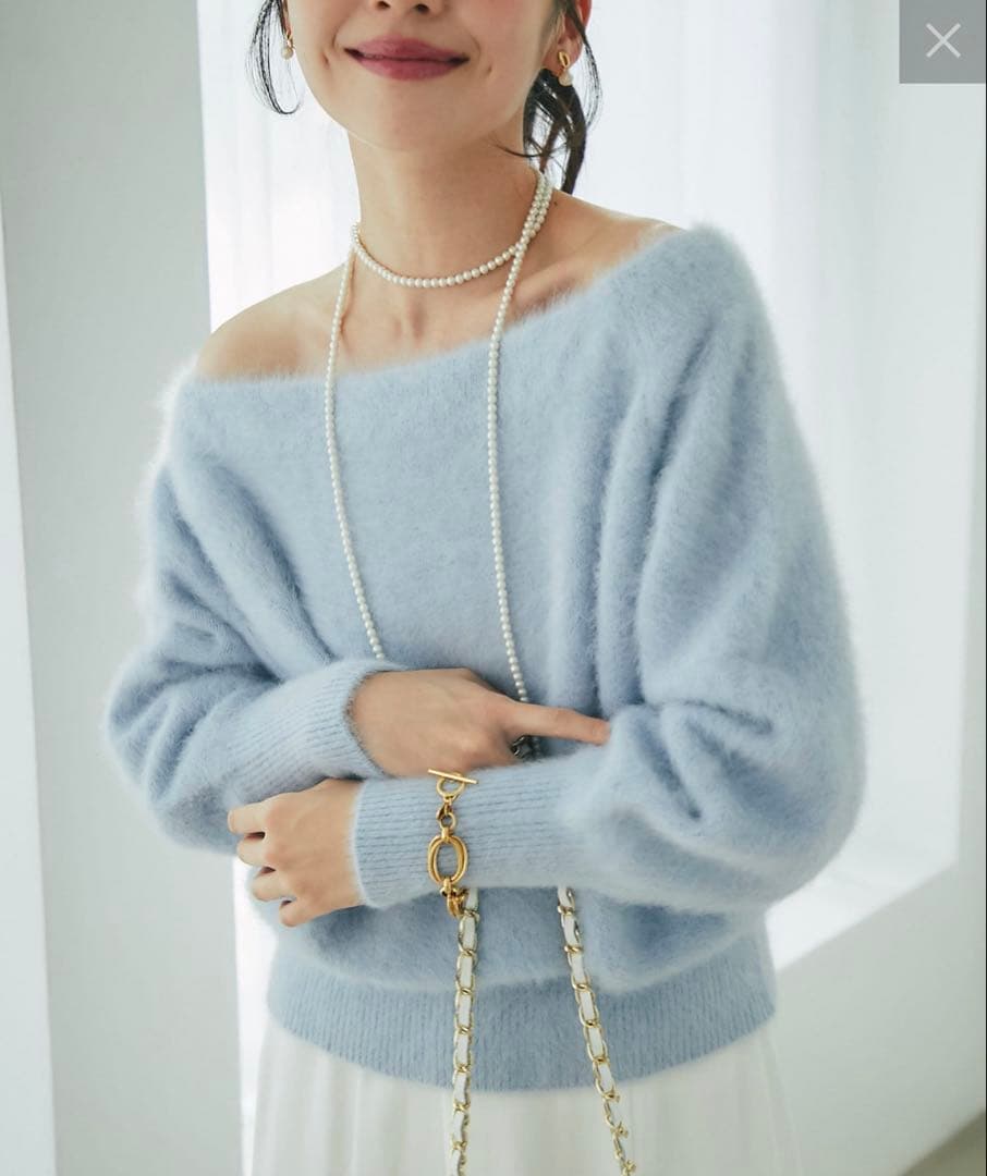 【美品】ラブティックボンボン　ヘアリーウールカシミア混オフショルニット