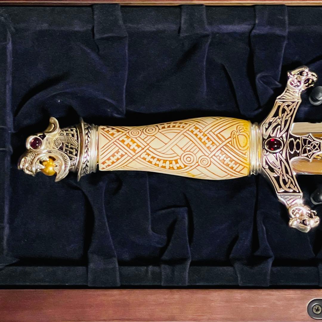 【TRAN VAN THANG】フランクリン・ミント社製バイキングの短剣