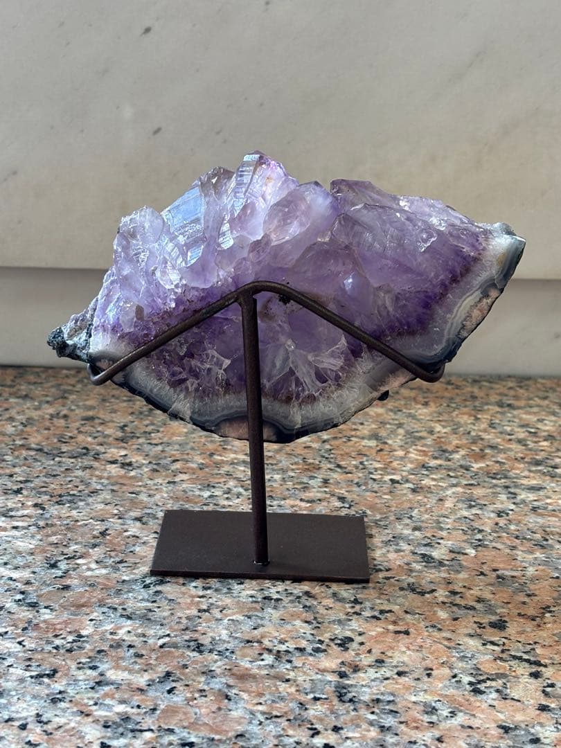 ウルグアイ産　極太ラベンダーアメジストスライス　872g 台座付き　ワイルド