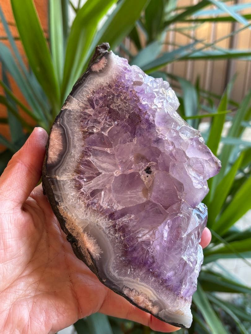 ウルグアイ産　極太ラベンダーアメジストスライス　872g 台座付き　ワイルド