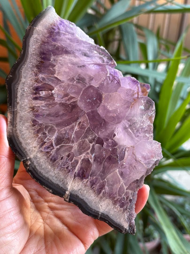 ウルグアイ産　極太ラベンダーアメジストスライス　872g 台座付き　ワイルド