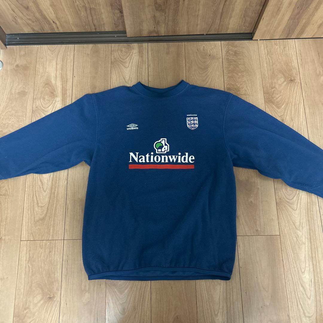 Umbro ネイビー スウェットシャツ