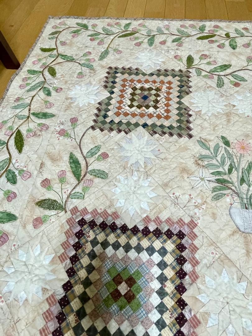 パッチワークキルト　タペストリー