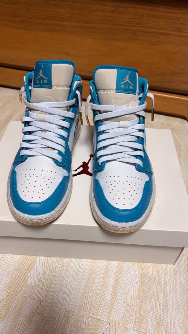 NIKE AIR JORDAN 1 MID アクアトーン/セレスティアルゴールド
