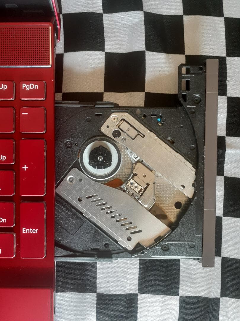 富士通LIFEBOOK FMV ノートPC 8世代 Core i7-8565U