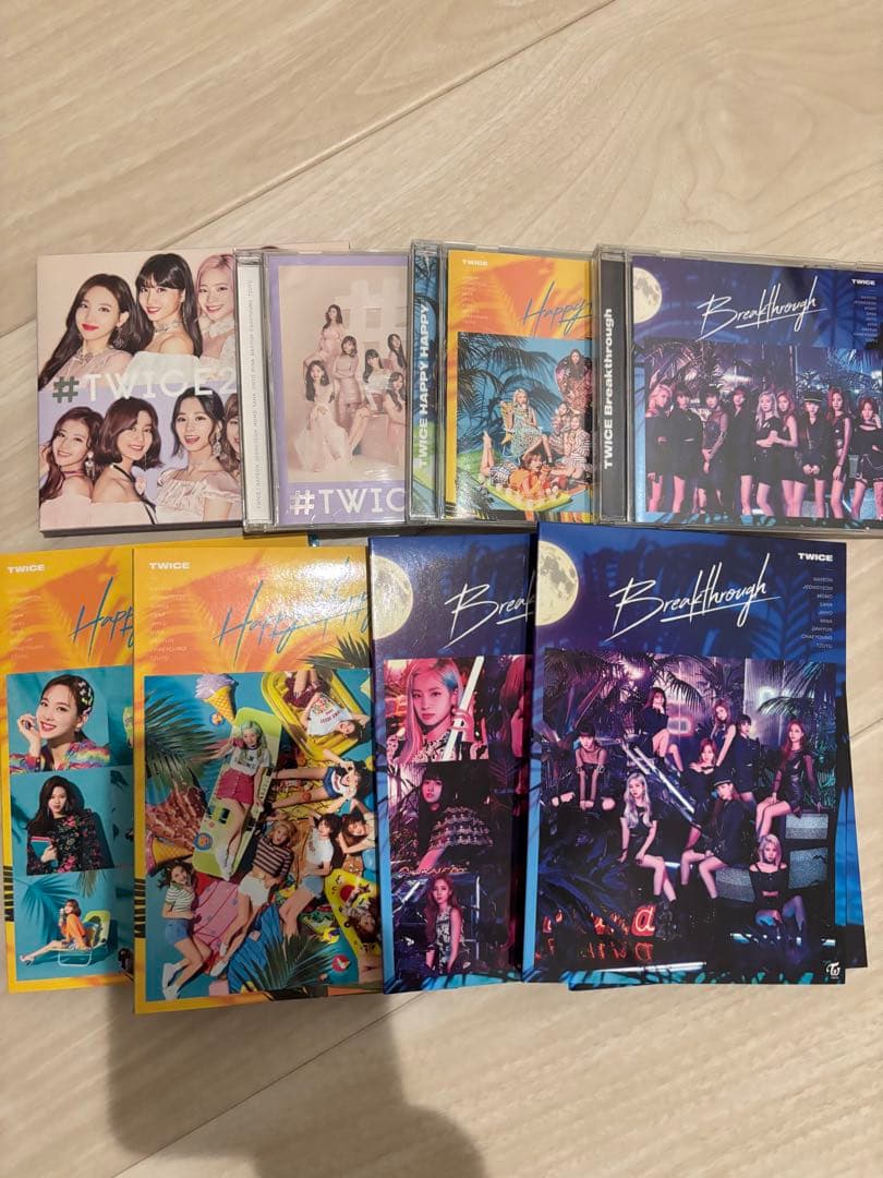 【ぱくちよ】TWICE まとめ売りCD50枚・トレカ306枚・うちわなど