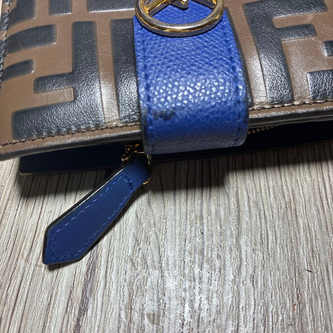 Fendi フェンディ　二つ折り財布 FFロゴ　ブラウン×ブルー　ゴールド金具