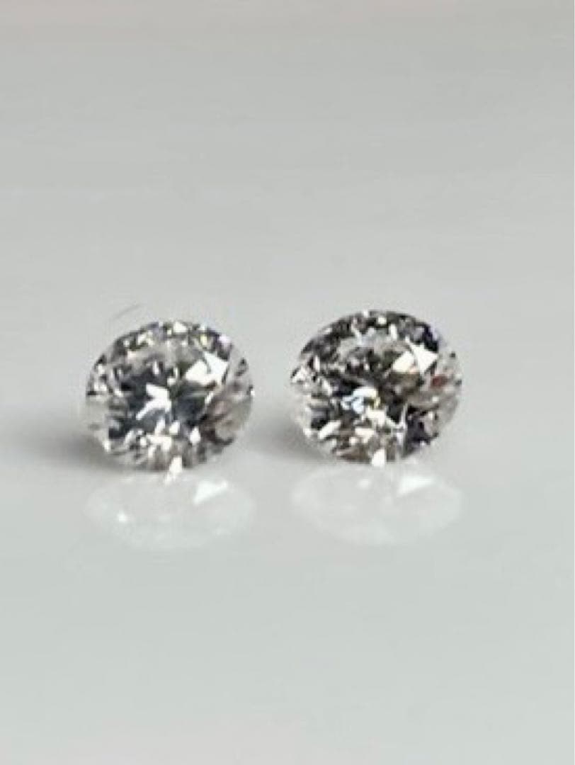 プルーン様PT 天然ダイヤモンドピアス 計1.0ct 中央宝石研究所ソーティング