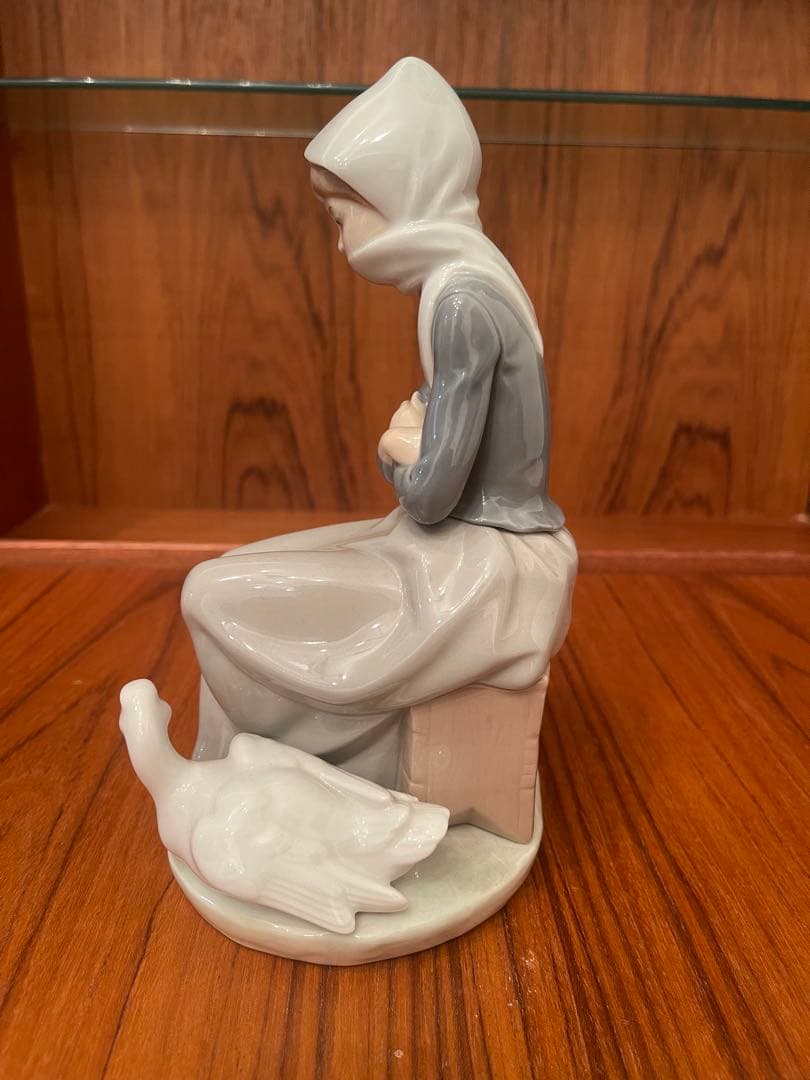 LLADRO リヤドロ　アヒルと少女