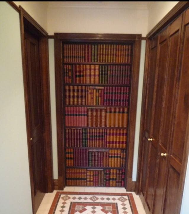 イギリスより輸入　本棚ドア用フェイクブック　アンティーク調