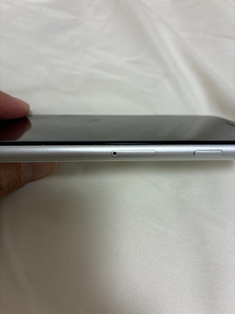 iPhone SE2 海外版 SIMフリー 256GB 非純正バッテリー