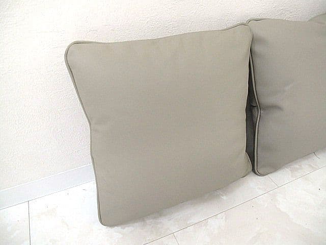 展示品　アルモニア　本革クッション　2点セット　41ｃｍ×41ｃｍ　スクエア