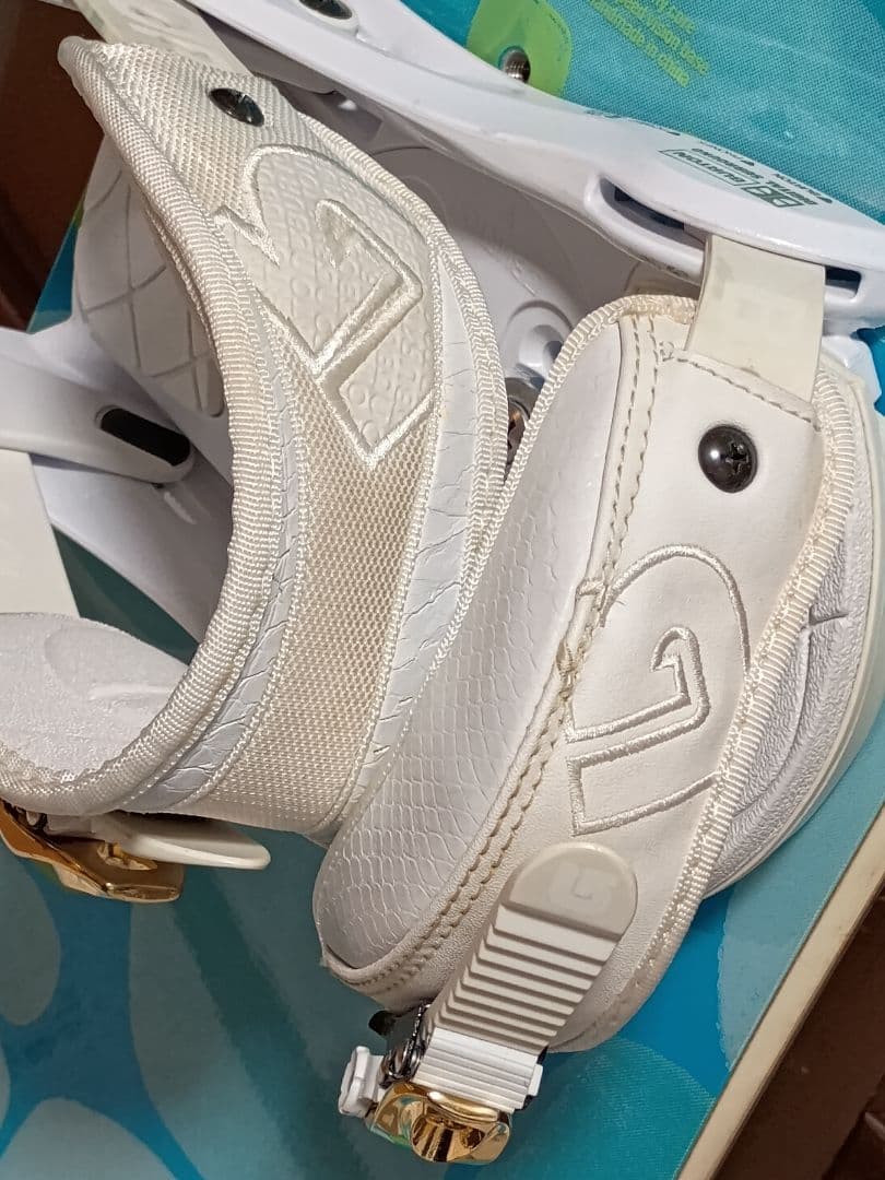 m*o様 Burtonスノーボード　✕　ビンディングcustom　レディース