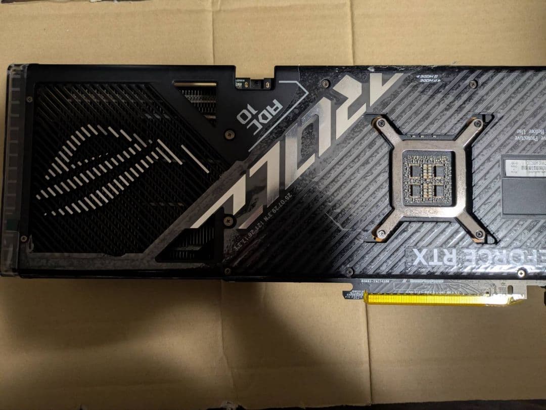 ASUS ROG Strix GeForce RTX 4090 ノートパソコン