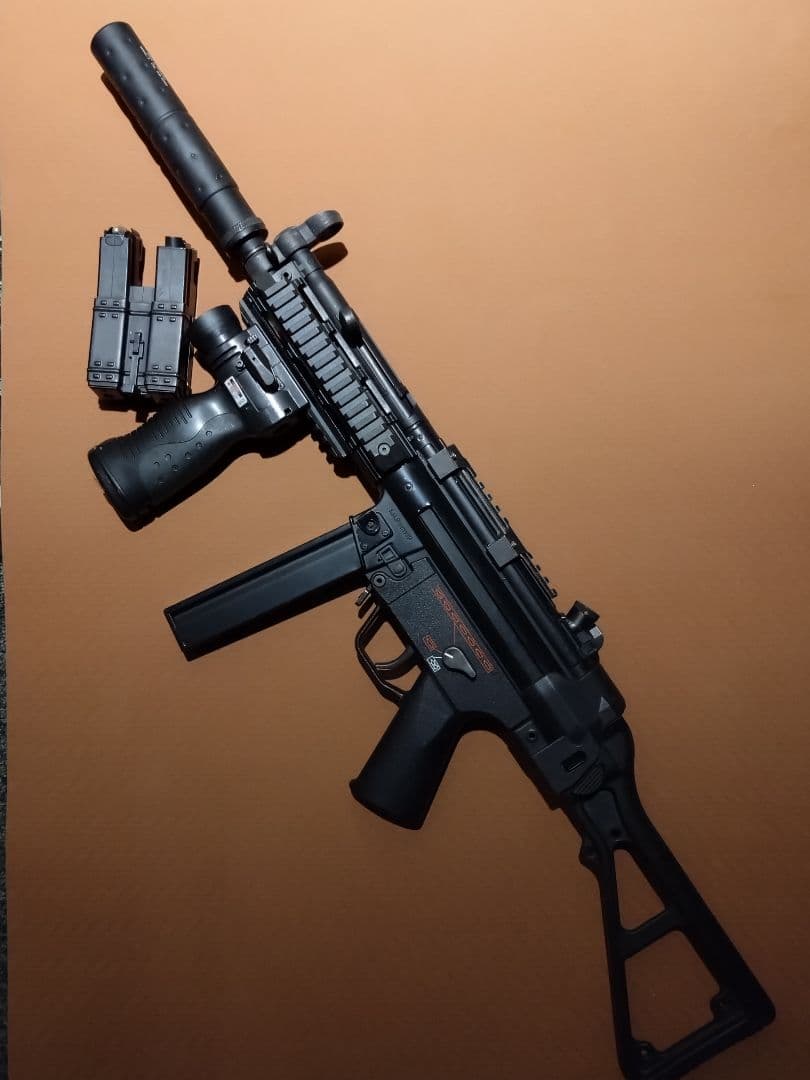 東京マルイ　MP5　外装カスタム　初速90 STD電動ガン　※ライトは飾りです