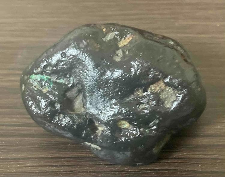 なんと超特価！17,000円！少し大きめで磁石を装着！美しい神秘の横笛隕石！