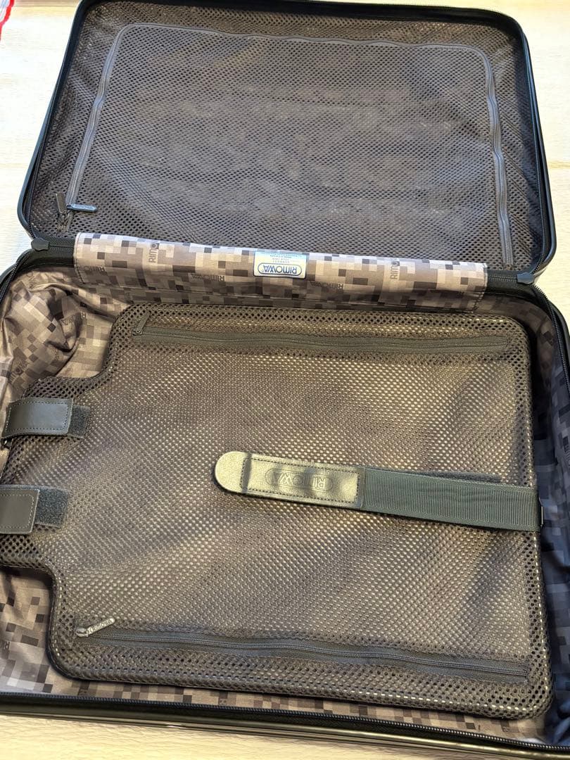 t*m様 リモワ　エッセンシャル　キャビンS