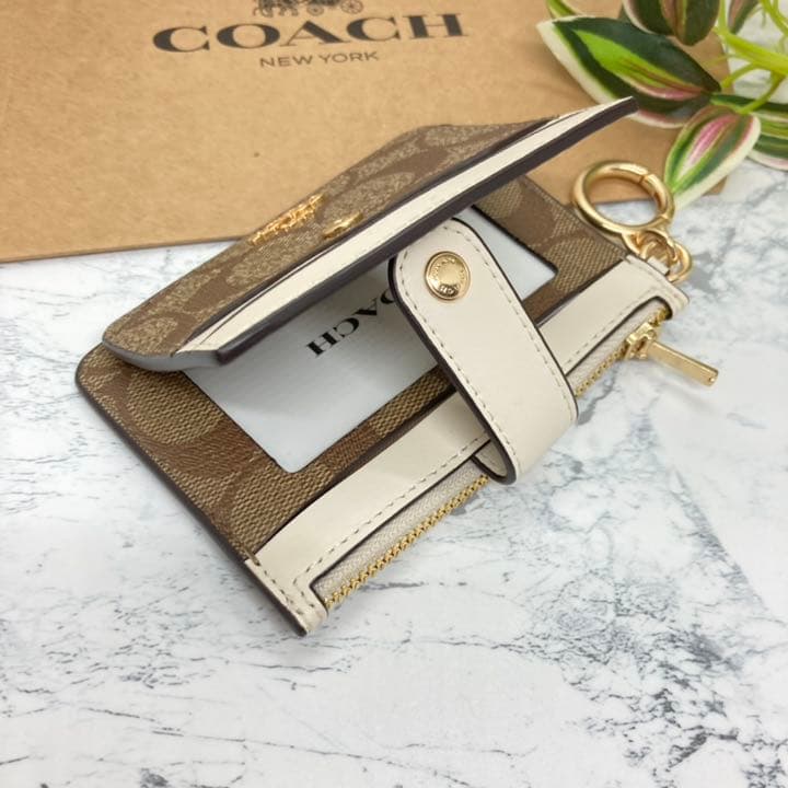COACH コーチ　アタッチメント カード ケース　カーキ　チョーク