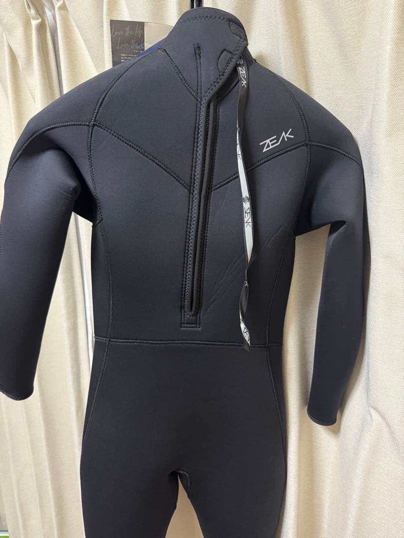 新品未使　ZEAK ウェットスーツ　5×3mm ジーク