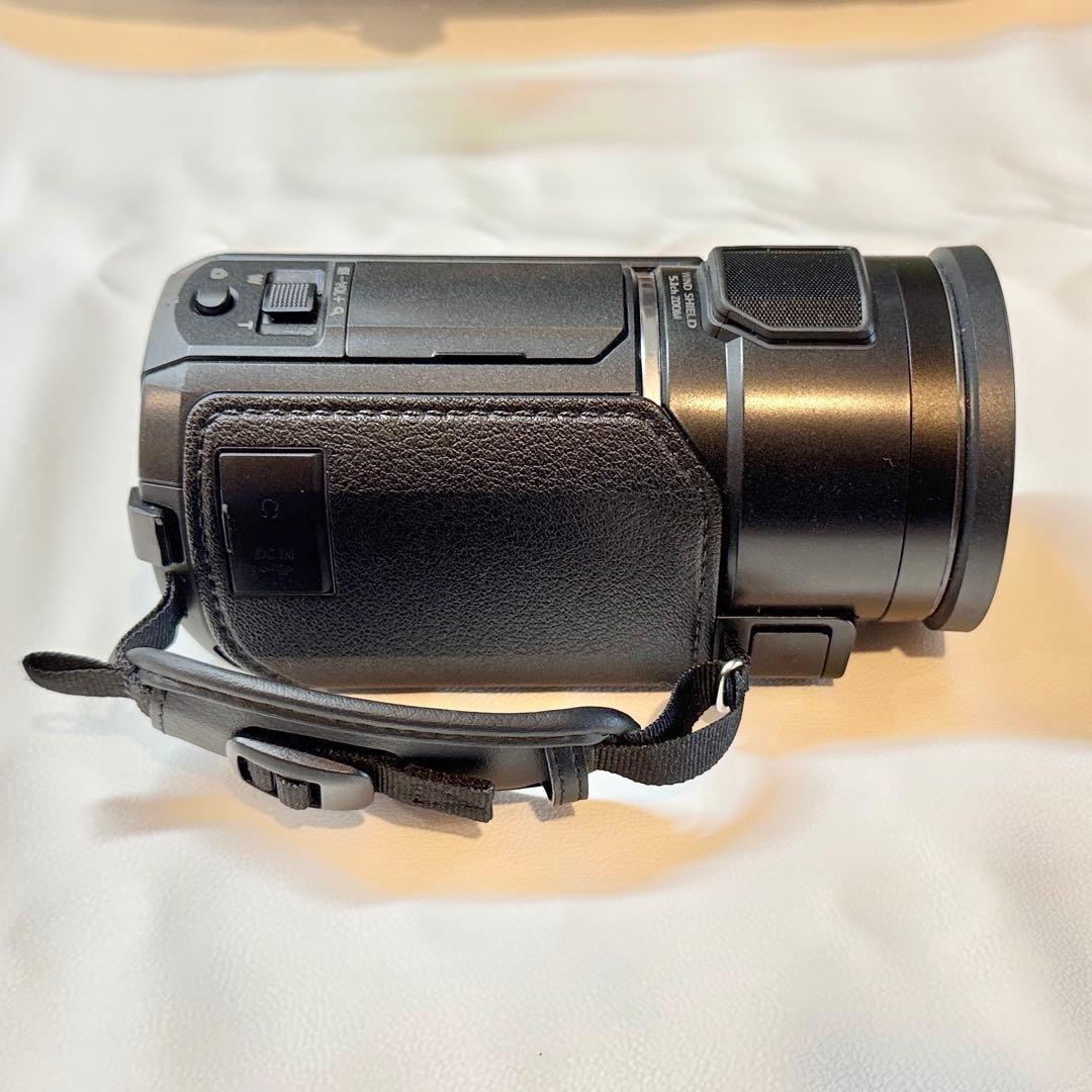 パナソニックビデオカメラ　HC-V900