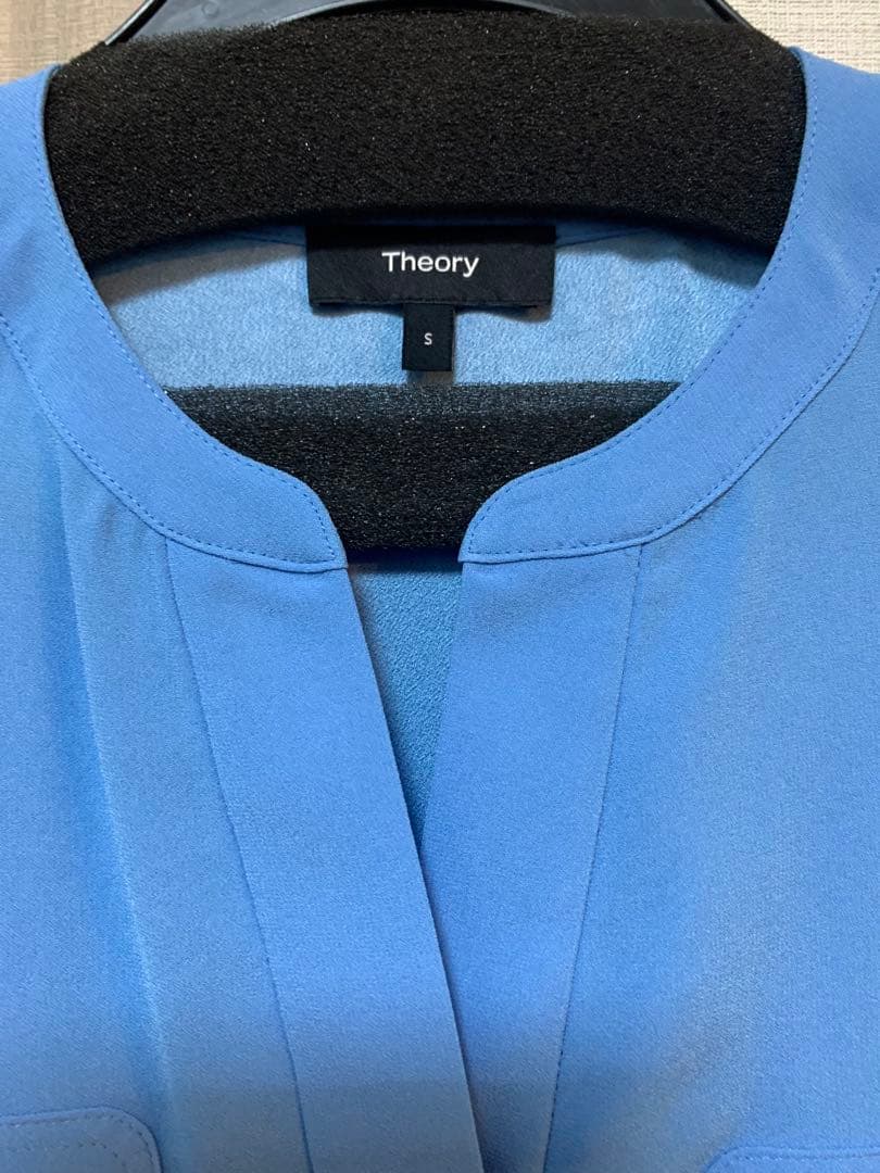 新品未使用タグ付きTheory POWDER CREPE ブラウスその他2点