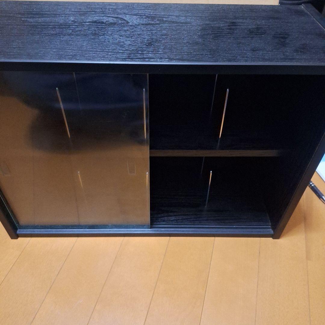 黒い木製スライド扉ラック 2段