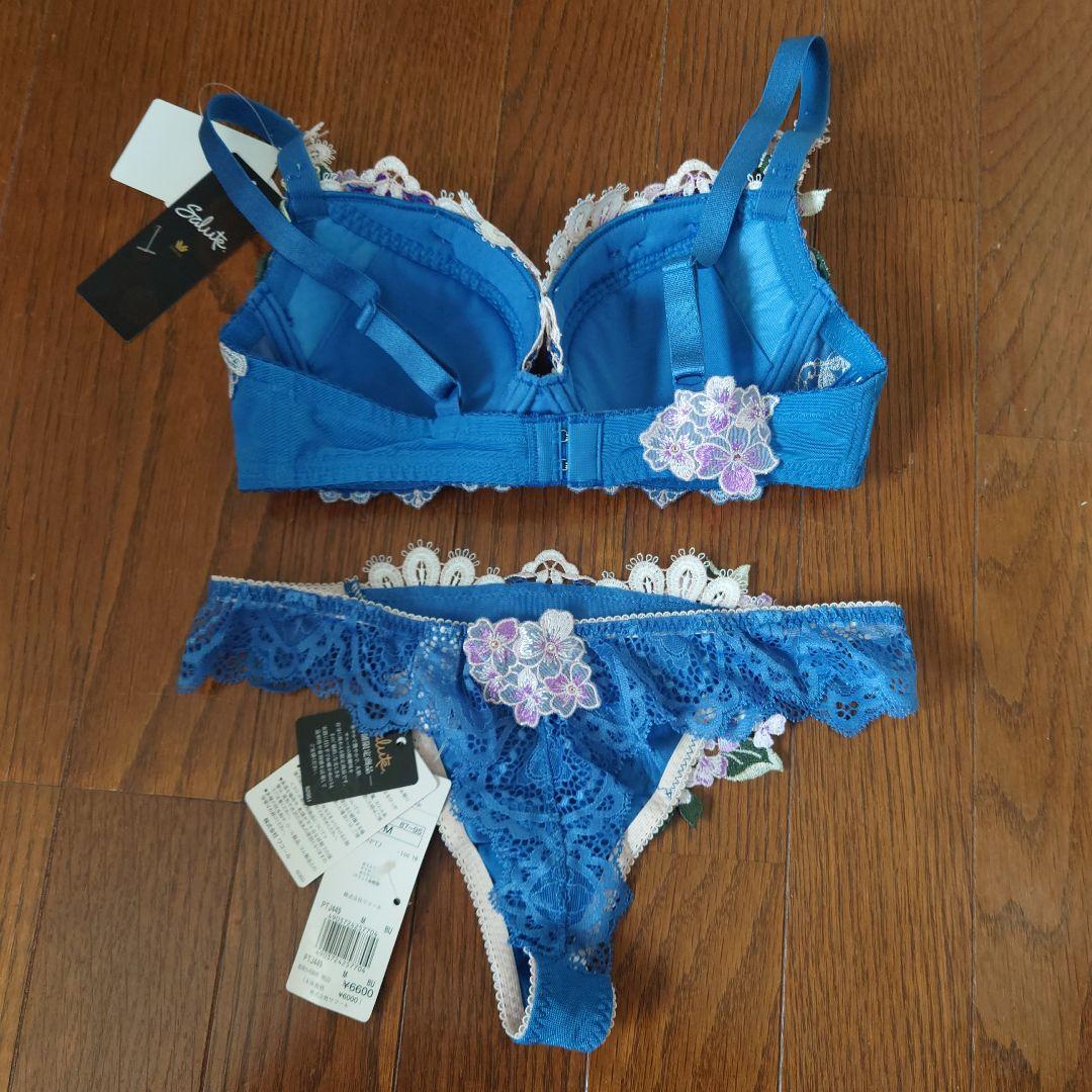Wacoal　Saluteサルート　 ブラジャーショーツセット D65/M