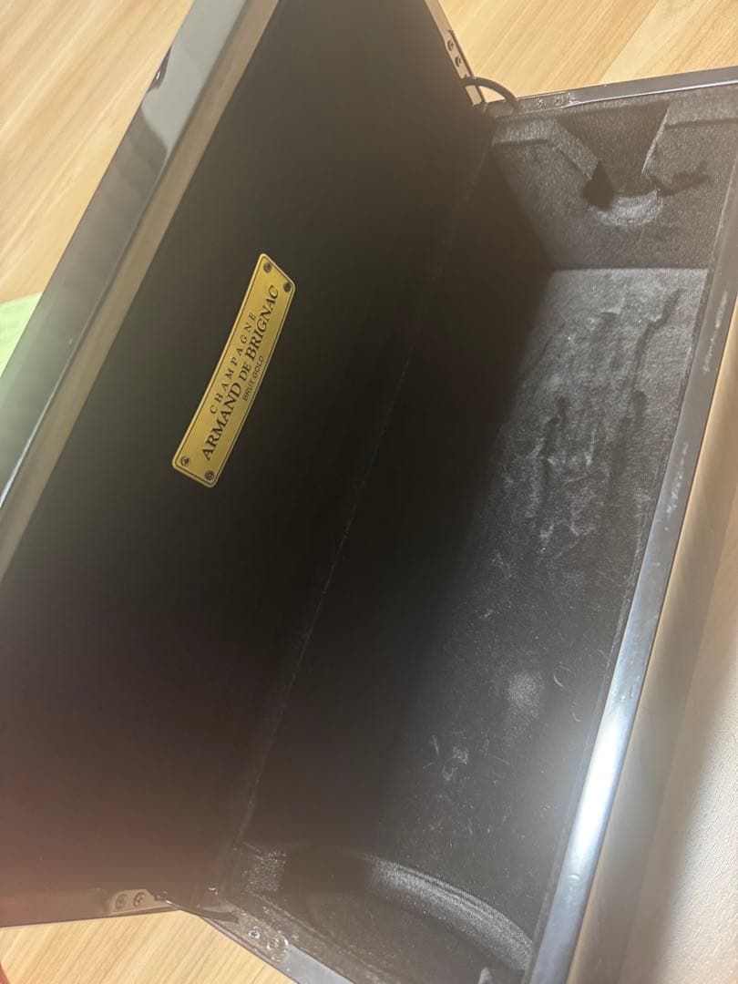 アルマンド　ブリニャック　ゴールド　750ml 空箱