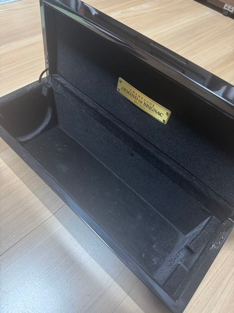 アルマンド　ブリニャック　ゴールド　750ml 空箱