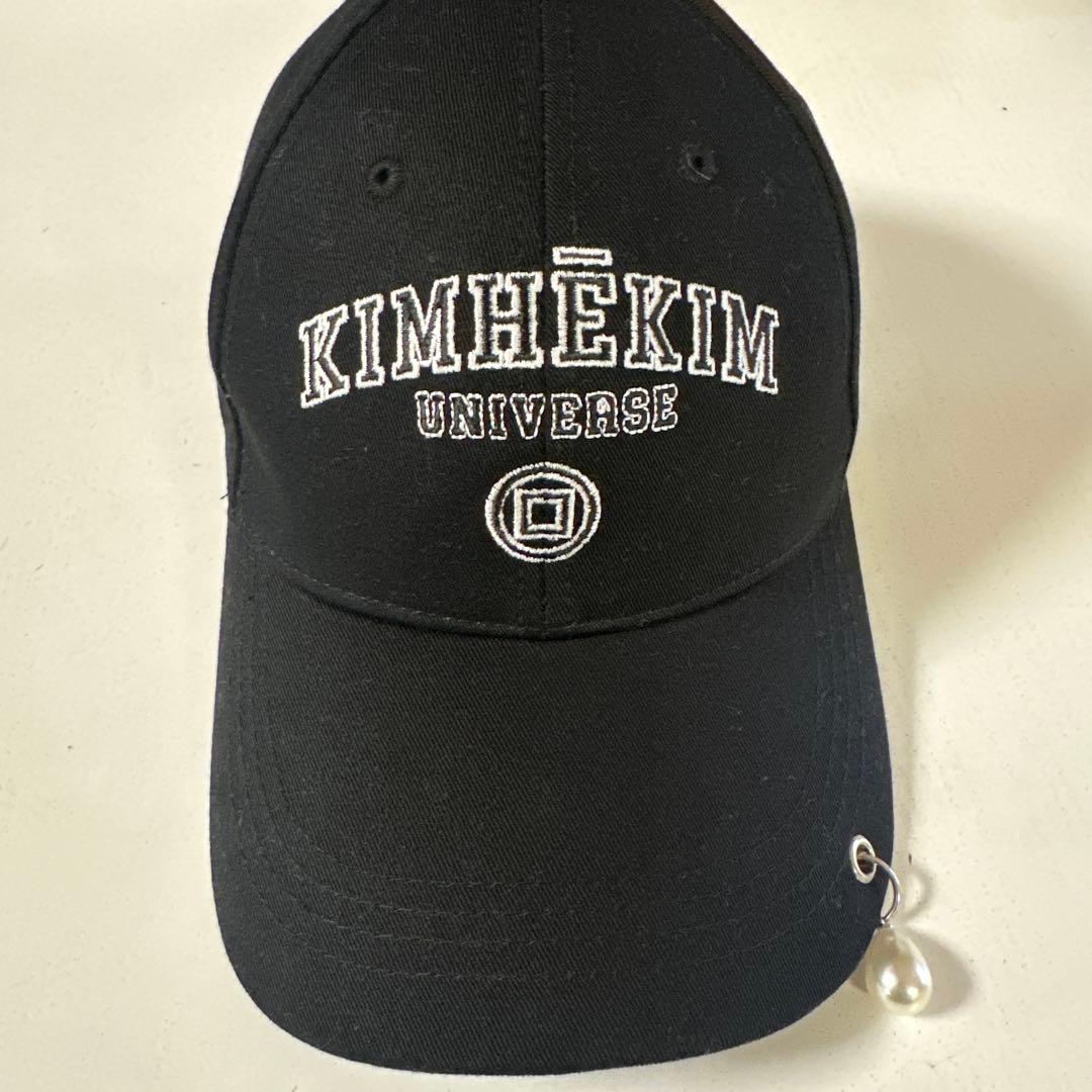 KIMHEKIM ブラックキャップ パールチャーム付き
